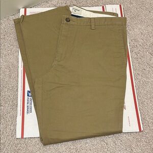 NWOT Men's Dockers Khakis Straight Fit Waist 36 x 32